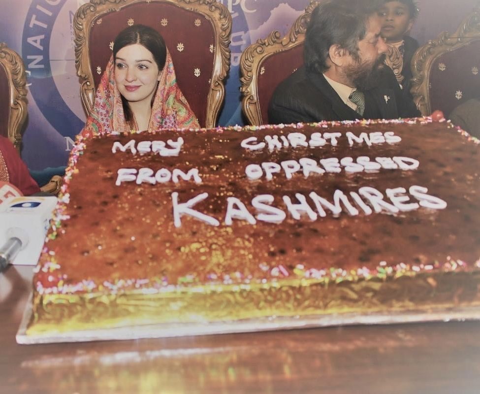 Cake cutting ceremony to celebrate #QuaideAzam birth anniversary & #Christmas, I congratulate my Christian brothers and sisters in Pakistan on Christmas.The Soul of Quaid e Azam will be delighted to see the spirit of InterFaith Harmony and multiculturalism prosper in Pakistan,