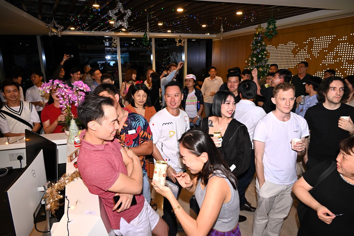 aelfblockchain's tweet photo. 🎄✨ Just wrapped up an incredible Web3 Christmas meetup hosted by aelf! Thank you to everyone who joined us for an evening filled with festive cheer and community bonding. 🤗

Now let's look back at some wonderful moments last Friday!😉

#WEB3 #ChristmasMeetup #Networking #FestiveFun