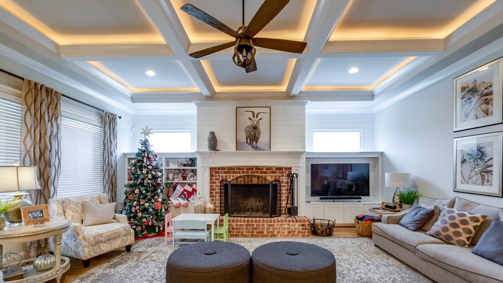 Wishing you the merriest of Christmases filled with joy, warmth, and the comfort of a home built with love. Merry Christmas from the Woodridge family to yours! 🎄

📸 @360nash

#woodridgehomes #nashvillebuilder #homebuilder #customhomes #nashvilletn #newconstruction