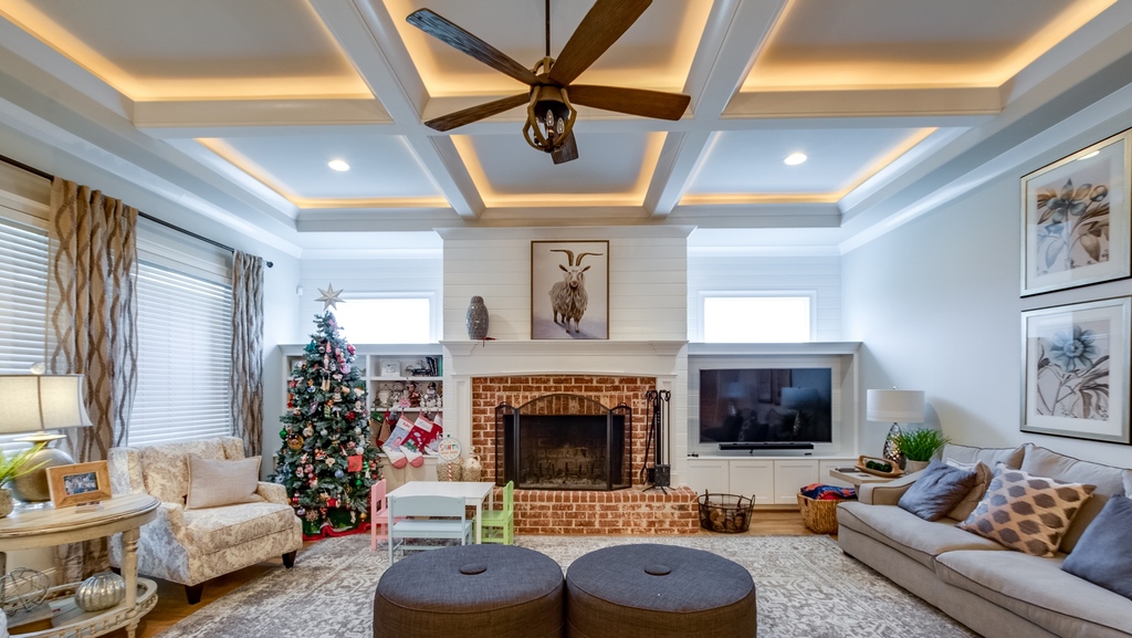 _WoodridgeHomes's tweet image. Wishing you the merriest of Christmases filled with joy, warmth, and the comfort of a home built with love. Merry Christmas from the Woodridge family to yours! 🎄

📸 @360nash

#woodridgehomes #nashvillebuilder #homebuilder #customhomes #nashvilletn #newconstruction