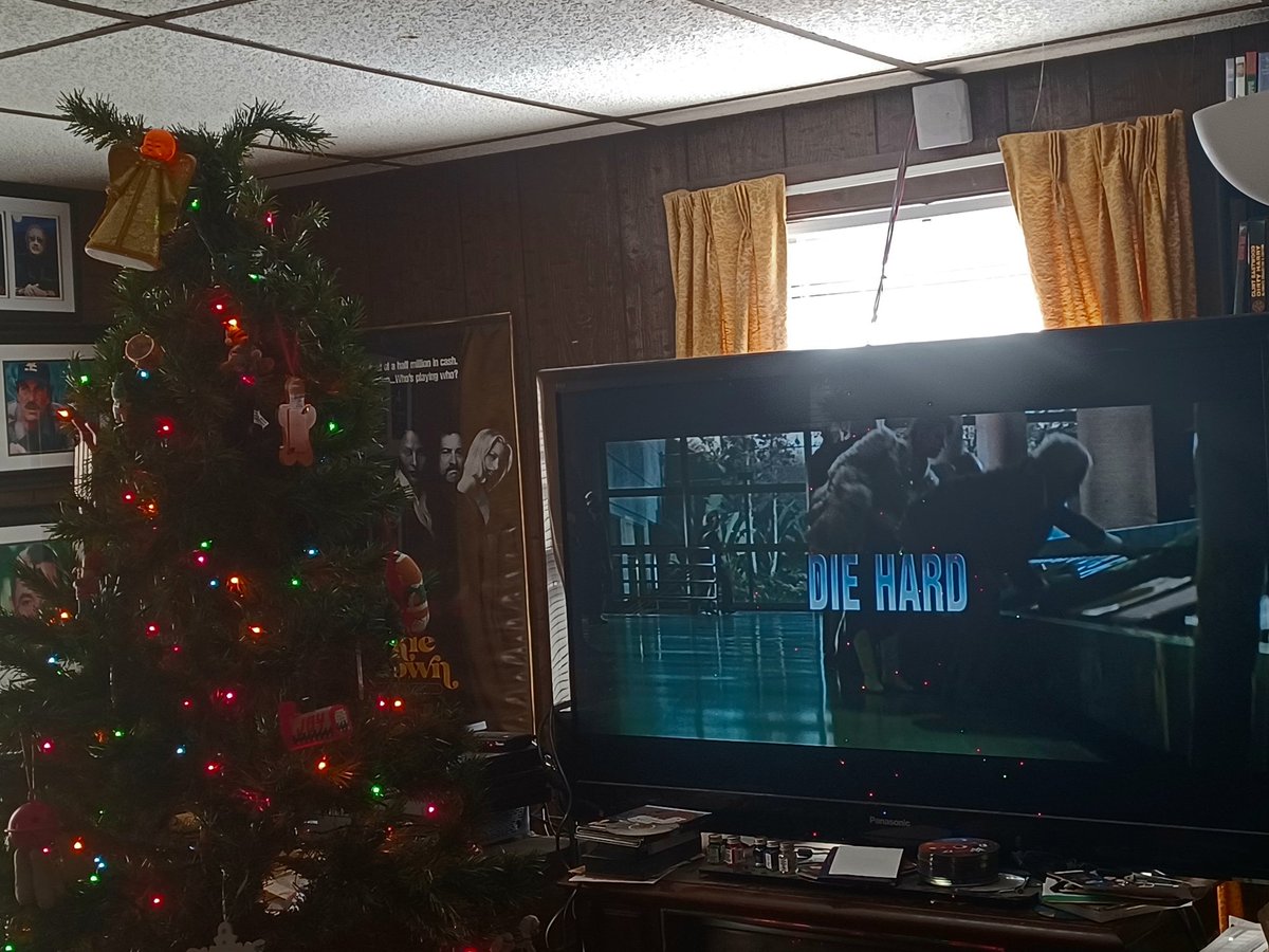AJLeatherman's tweet photo. Merry Christmas everybody! #Christmas #ChristmasMovies 
#DieHardDay https://t.co/exgcgMqN4K