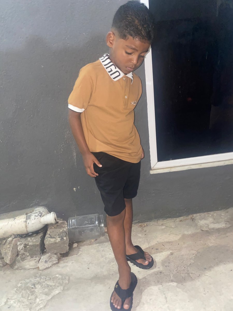 Karoliindaa19's tweet photo. Se maturidades, meu filho está um homenzinho! 🥺🤎 Feliz Nataaaal.🫶🏽🎄🤍 https://t.co/dqAjvs7GoN