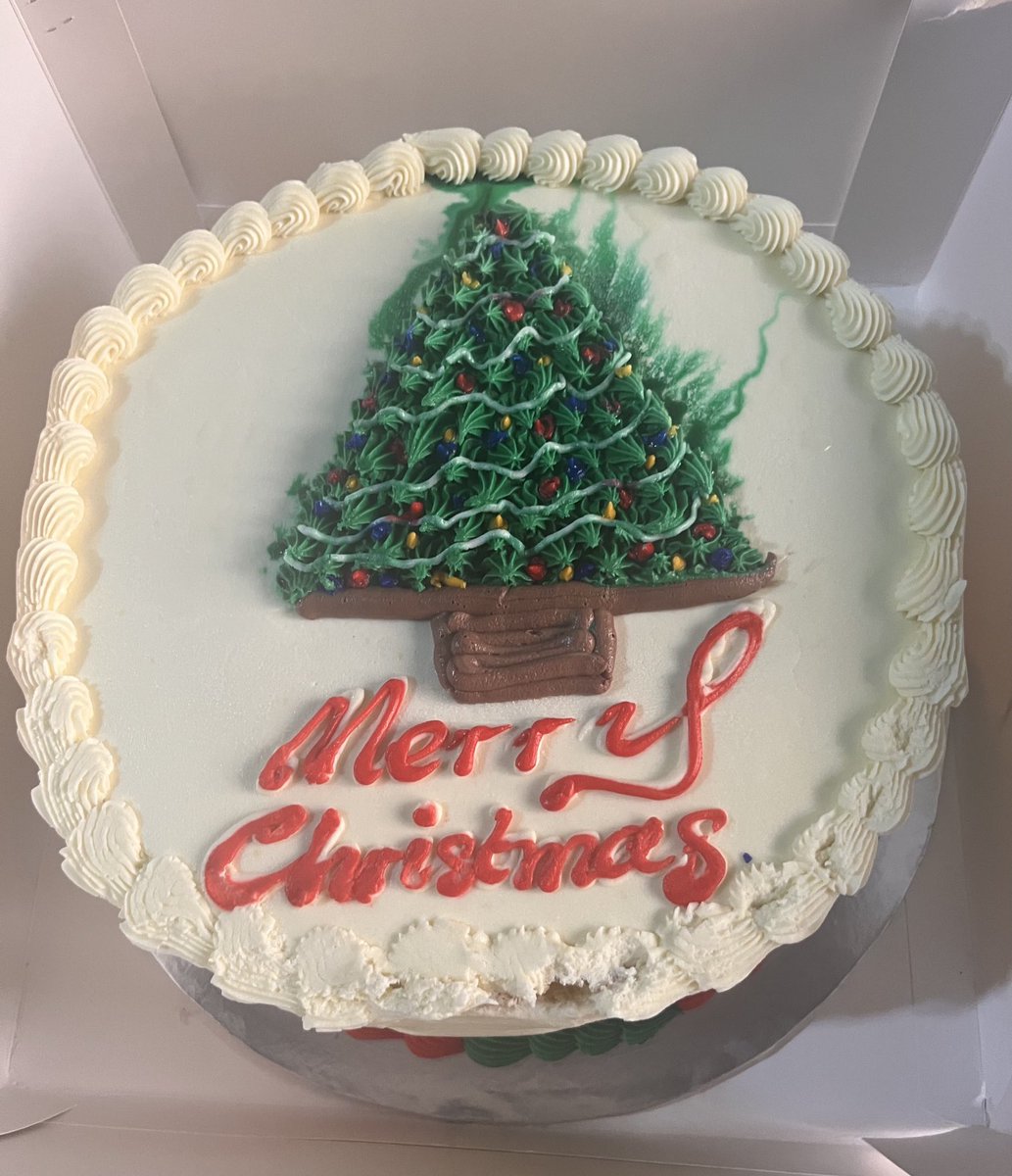 oomoniyi's tweet photo. Merry Christmas everyone 🎄 🤶 🎅 and best wishes for 2024 🍾 🥂 https://t.co/8EY6alCRlP
