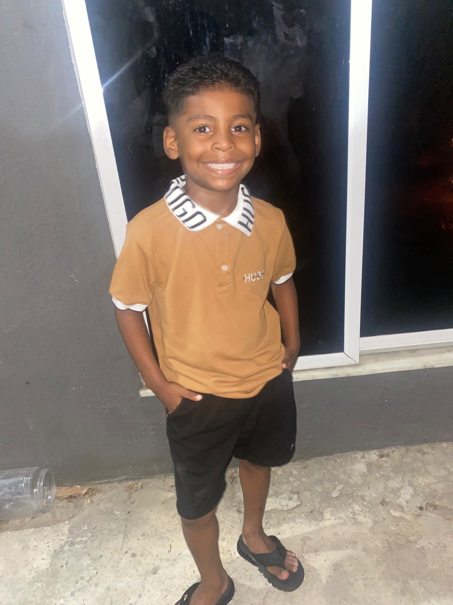 Karoliindaa19's tweet photo. Se maturidades, meu filho está um homenzinho! 🥺🤎 Feliz Nataaaal.🫶🏽🎄🤍 https://t.co/dqAjvs7GoN