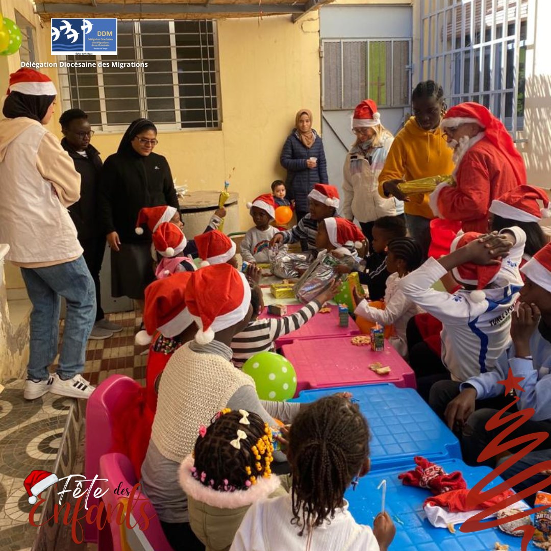 ddmigrations's tweet photo. En ce jour où nous célébrons la lumière, le renouveau et l'espoir, nous souhaitons à tous Joyeux #Noël 🎄, particulièrement aux hommes, aux femmes et aux enfants en mobilité 👣 en quête de refuge et d'un lendemain meilleur.

#DDM #Migration #Noel2023 https://t.co/CzNIKV1FTD