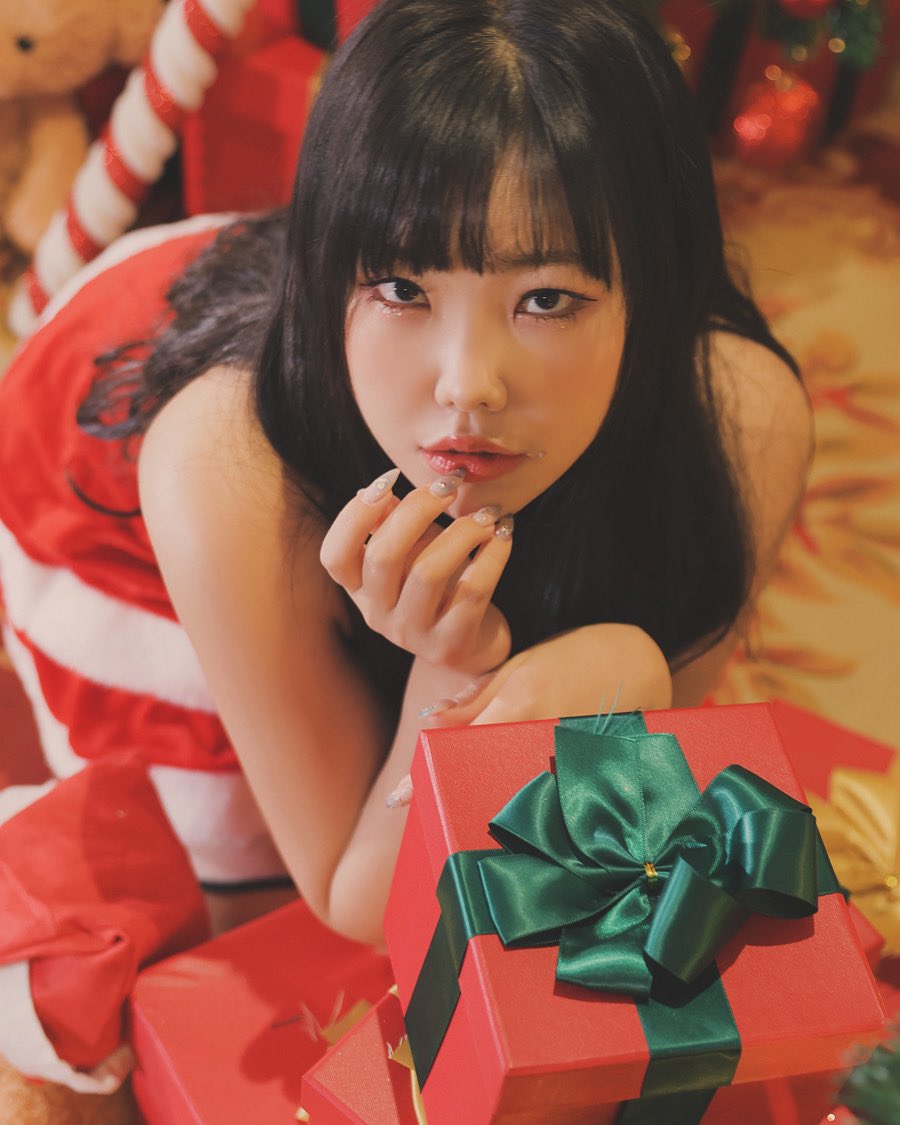 Vevoveria's tweet photo. 메리 크리스마스 https://t.co/DezhMOICYg