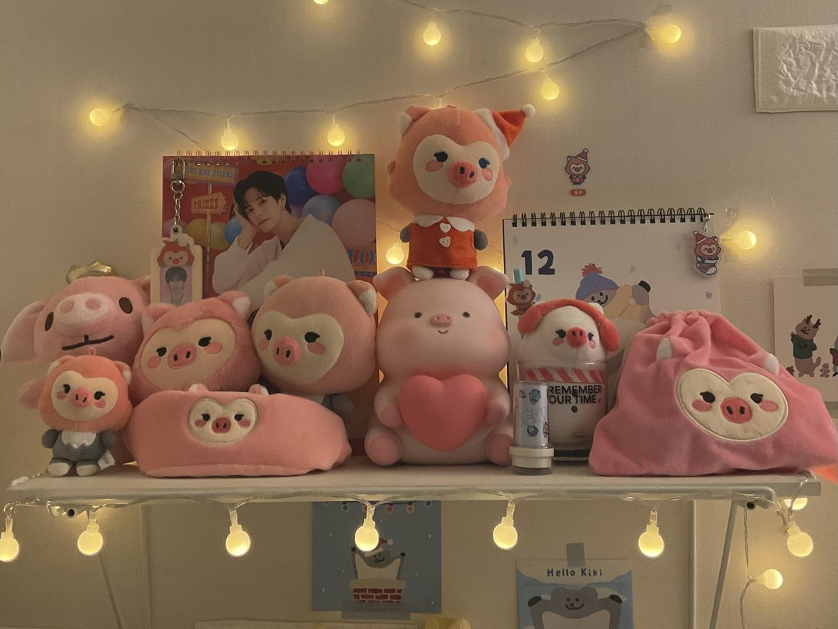 여름의 자외선을 극복하고 드디어 본래의 피부를 되찾은 울피!!
팝업 입구부터 사랑스러움MAX..🥹
아빠 유전자로 인해 겨울이 퍼컬인 제철 울피 실물을 볼 수 있어서 행복해요🐷
위드뮤 덕분에 울피와 복작복작 함께하는 겨울나기🌨️🤍

#WINTER_CCREW 
#윈터크크루_팝업스토어 
#윈터크크루_겨울이왔다