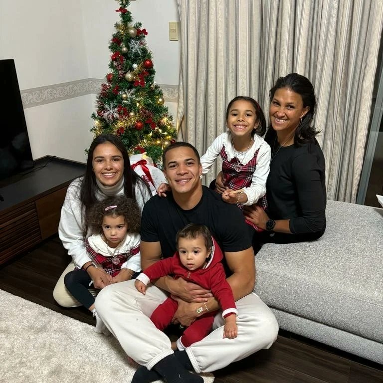 CheslinKolbe's tweet image. Blessed and MERRY CHRISTMAS to all of you.
Love from the Kolbes 🎄🙏🏻 2023