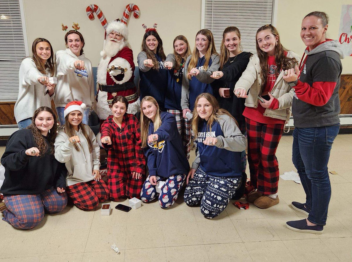 JTHS Softball tweet media
