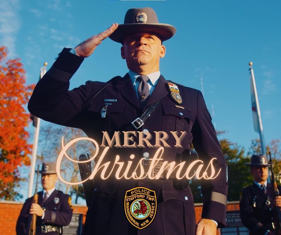 Wishing you all a safe and Merry Christmas from our Stafford PD Family to yours. 🎄