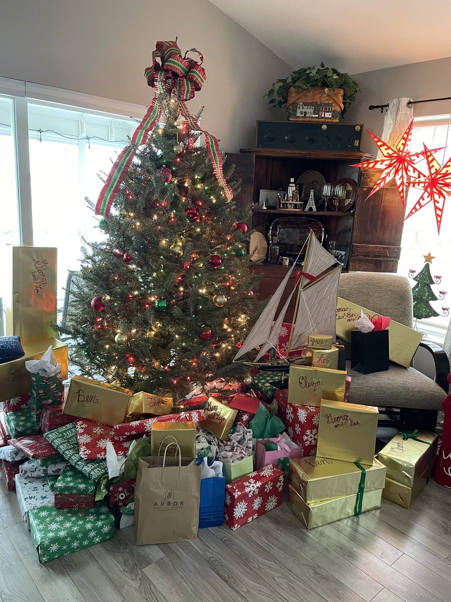 Merry Christmas! Spicy pics coming after presents are opened lol