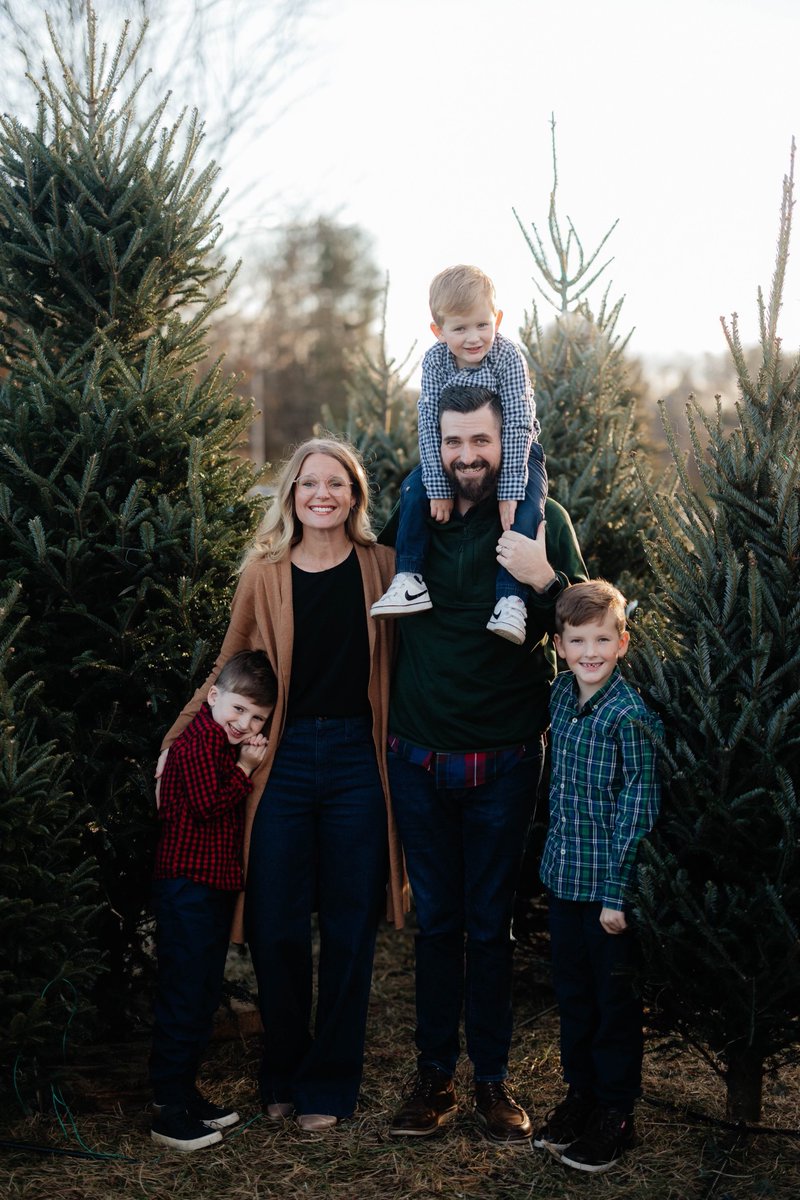 bryanmthomas's tweet image. Merry Christmas from our family to yours! Christ has come and is coming again!