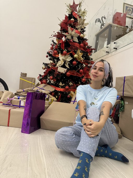 Espero que pasaran buena noche ☺️  Feliz Navidad para todos, l@s quiero mucho ❤️ https://t.co/Hmi5sB<a href="/tag/viper"class="tags"><span>#viper</span></a><a href="/tag/valorant"class="tags"><span>#valorant</span></a>