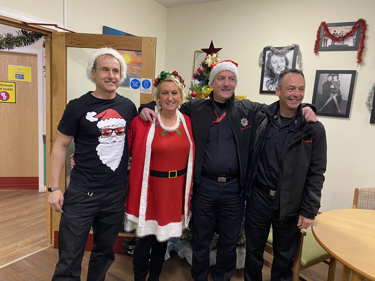 That’s a wrap for Christmas 2023- today we delivered gifts and carried out befriending visits to local people spending the day on their own and local care homes.  LSO Gibson and GC Low joined the crew this morning.
Merry Christmas and stay safe. 👩‍🚒❤️🚒🎅