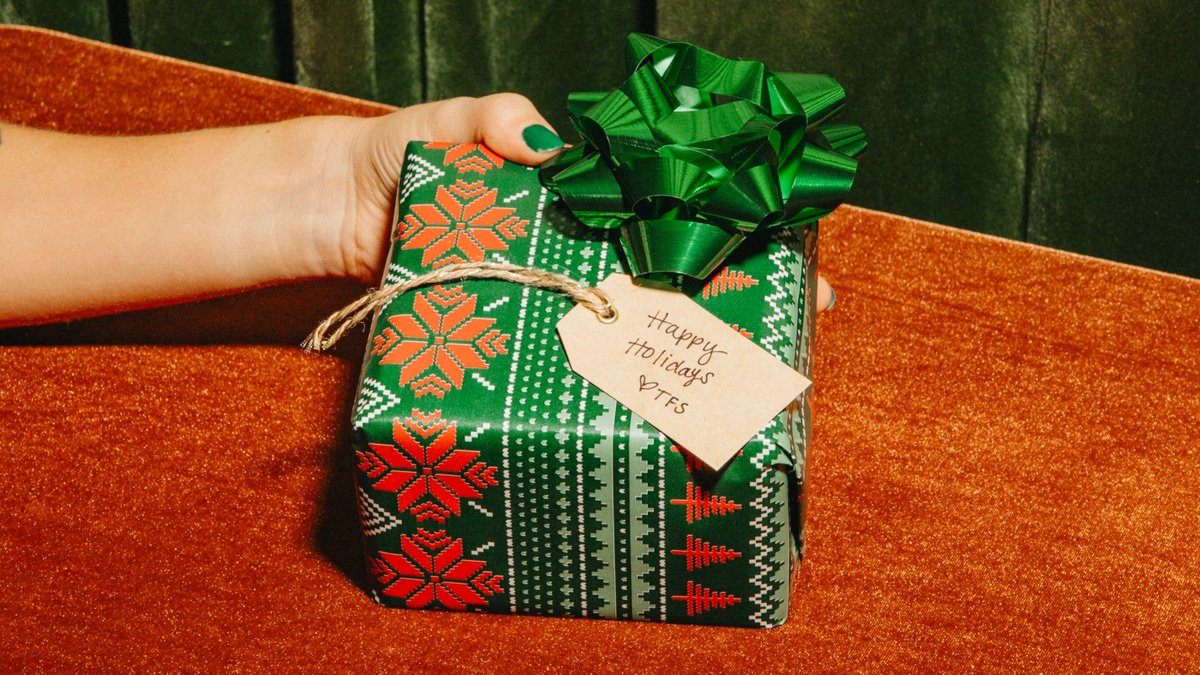 Happy Holidays from your flower friends at The Flower Shop! ✨ Wishing everyone a safe and warm holiday season. Thank you for another amazing year!

As a reminder, all AZ locations will be CLOSED for the holiday.