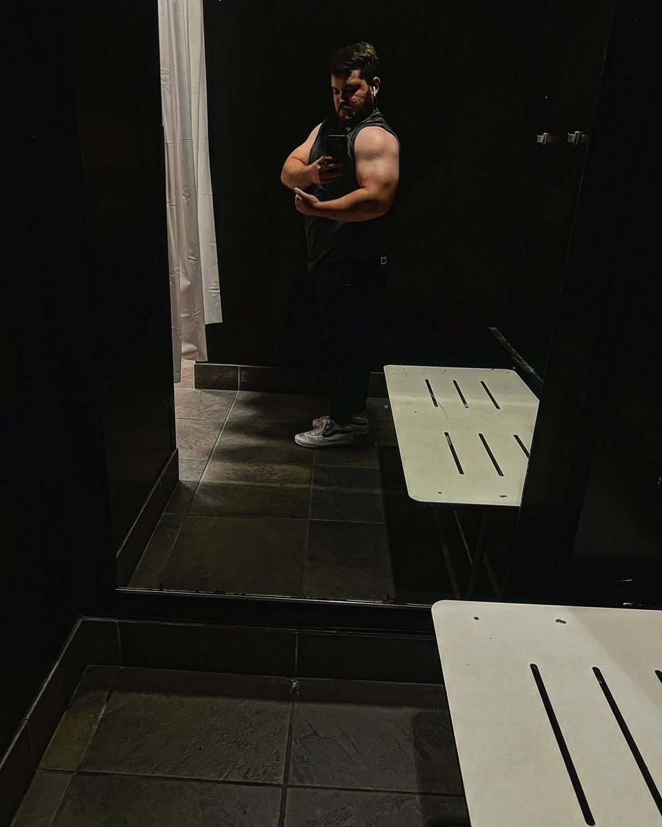 DustinCan8's tweet photo. Arms coming along https://t.co/jTvpOiulq3