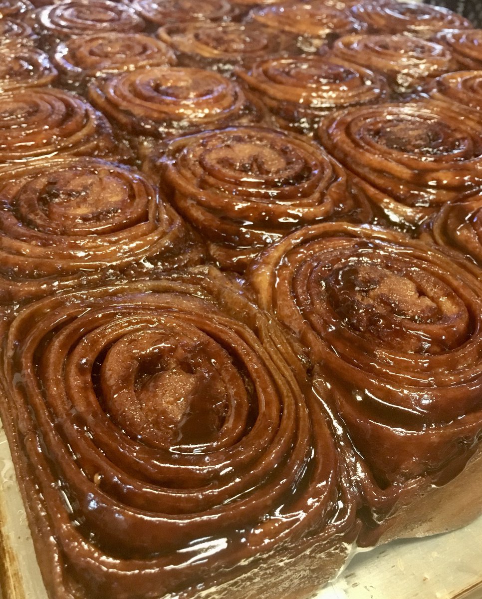 Merry Christmas!!! Solly’s Yukon Shop is Open from 8-430…. If you forgot your Buns, we got ‘em here waiting for you!!