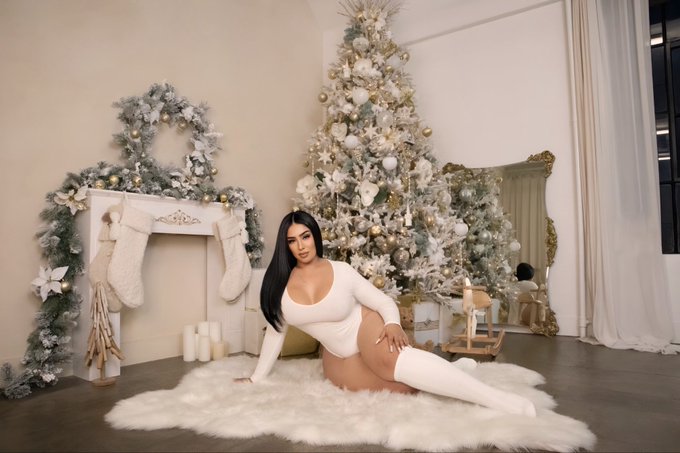 MERRY CHRISTMAS EVERYBODY!  🎅🏻🧑🏻&zwj;🎄🎄🎅🏼🧑🏻&zwj;🎄🧑🏻&zwj;🎄🎄🧑🏻&zwj;🎄🎅🏼🎄 https://t.co/bVuFFbGm1I<a href="/tag/valentinesday"class="tags"><span>#valentinesday</span></a><a href="/tag/chiefs"class="tags"><span>#chiefs</span></a><a href="/tag/applevisionpro"class="tags"><span>#applevisionpro</span></a>