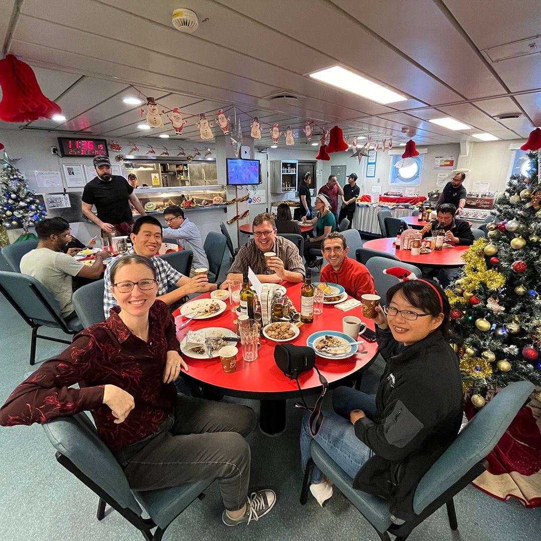 Merry Christmas from the whole JOIDES Resolution family! We may be away from our families this holiday season, but that doesn't mean today can't be filled with fun, joy, and spending time with our new at-sea family.

#EXP401 #IODP #NSFFunded