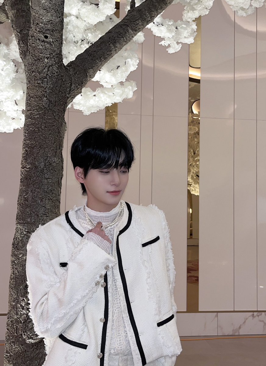 CRAVITY_twt's tweet photo. 메리 크리스마스🎄
#정모 #러비티 #크래비티 #가요대전 https://t.co/4Swe8JoZPO
