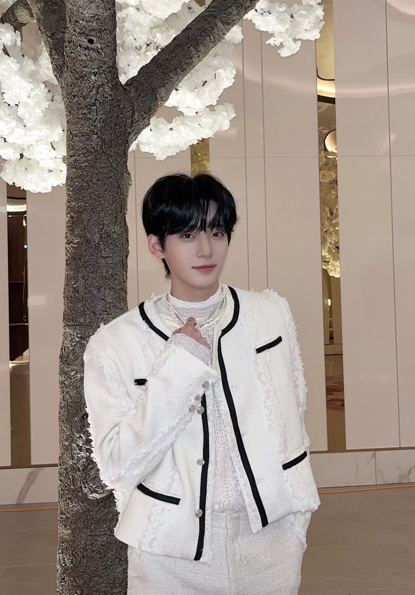 CRAVITY_twt's tweet photo. 메리 크리스마스🎄
#정모 #러비티 #크래비티 #가요대전 https://t.co/4Swe8JoZPO