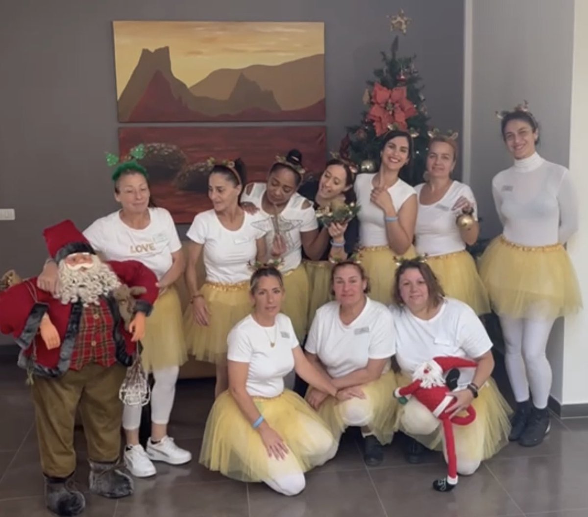 #RoyalTenerifeCountryClub #team wish you a Merry Christmas!!!🌲🤶🎅<a href="/NuriaNaiaraBorj/">Nuria</a> <a href="/Oscar3637483977/">Óscar Socas</a> <a href="/JuanjoTenerif/">Juanjo</a> <a href="/Milacompi/">Mila Soto</a> <a href="/NoemiSeco_12/">Noemi Seco</a> <a href="/Amorgreeneyes/">MerlynAmor</a> <a href="/ValeroIrat86326/">Iratxe_HR</a> <a href="/Laura_RCTF/">Laura_RC</a>