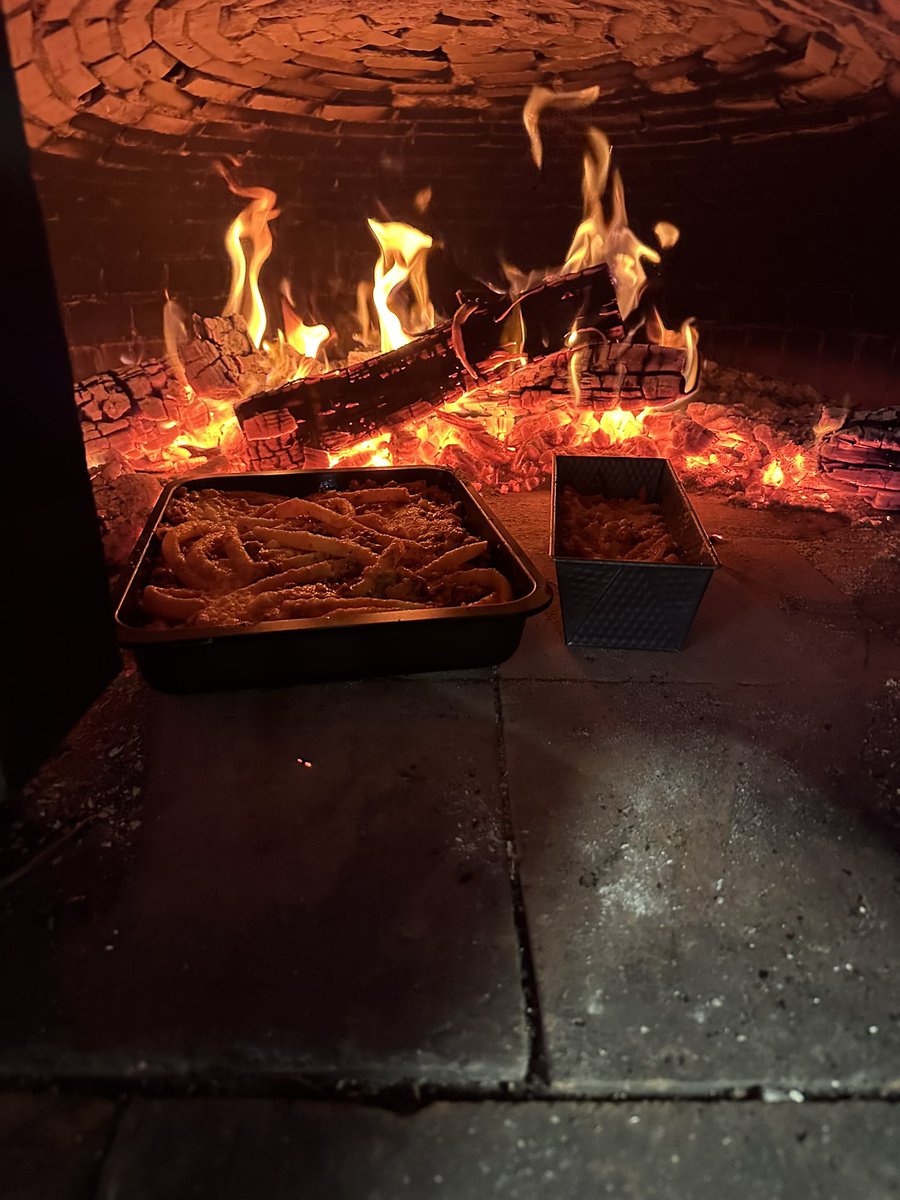 Merry Christmas all from Tuscany! Wishing all a very peaceful Christmas, and who knows maybe 2024 will be a surprise and not bring a pandemic or a war but an outbreak of peace and understanding. Remember believe or a fairy dies…