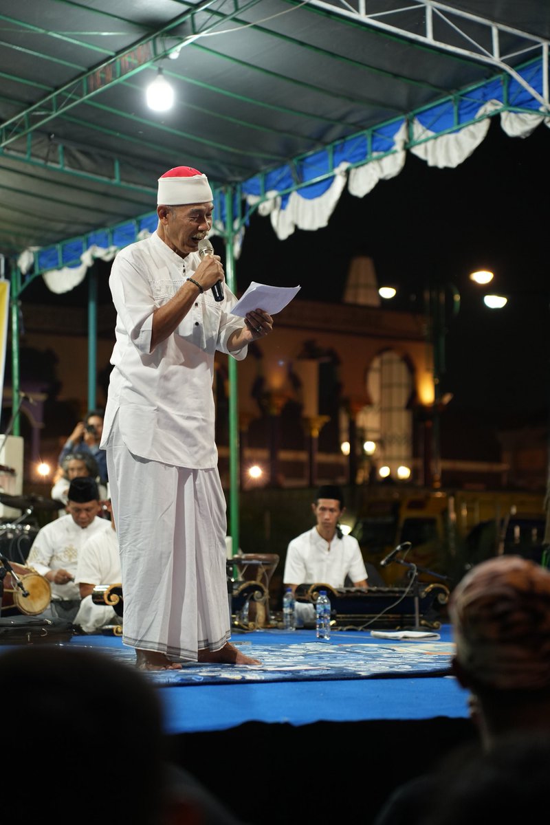 gantsara's tweet photo. Setelah beberapa waktu absen, akhirnya bisa merapat lg. Selamat ulang tahun @gambangsyafaat
#24ThnGS #GSDes #Gambangsyafaat #kiaikanjeng https://t.co/f0mzkppYVu