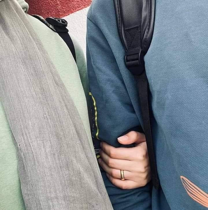 أتمنى أن يجمعَنا سفرٌ طويلٌ أخبرُك فيه كيف كانت الرحلةُ صعبةً قبل أن نلتقيَ،

وتخبرني أنَّ كلَّ صعبٍ يهونُ ما دام التقينا ..