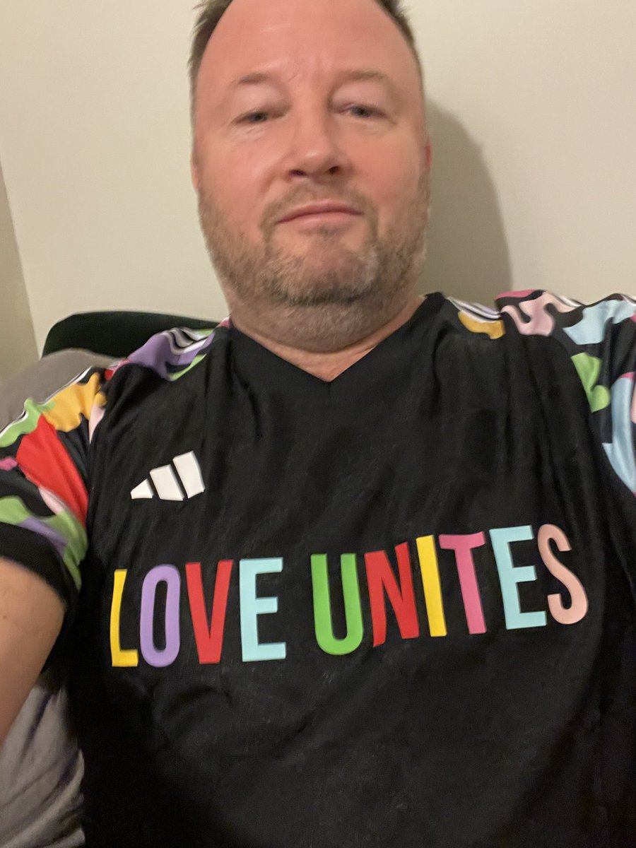 My fav new black tshirt #Sc #LoveUnites
