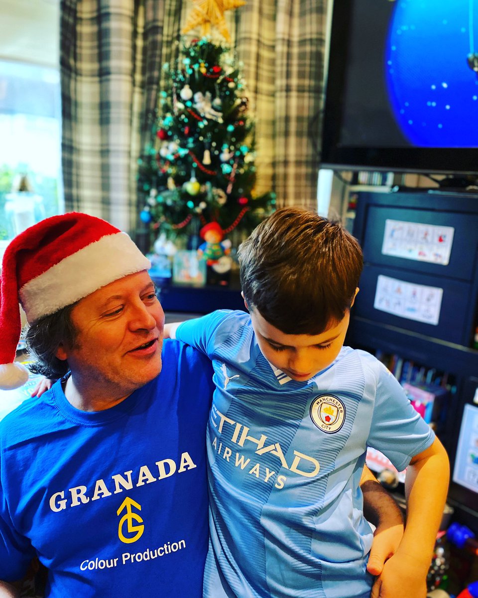 simondhepworth's tweet photo. You can take the lads out of Lancashire… Merry Christmas everyone! #yule #retro #memories https://t.co/UsdIUfl9QK