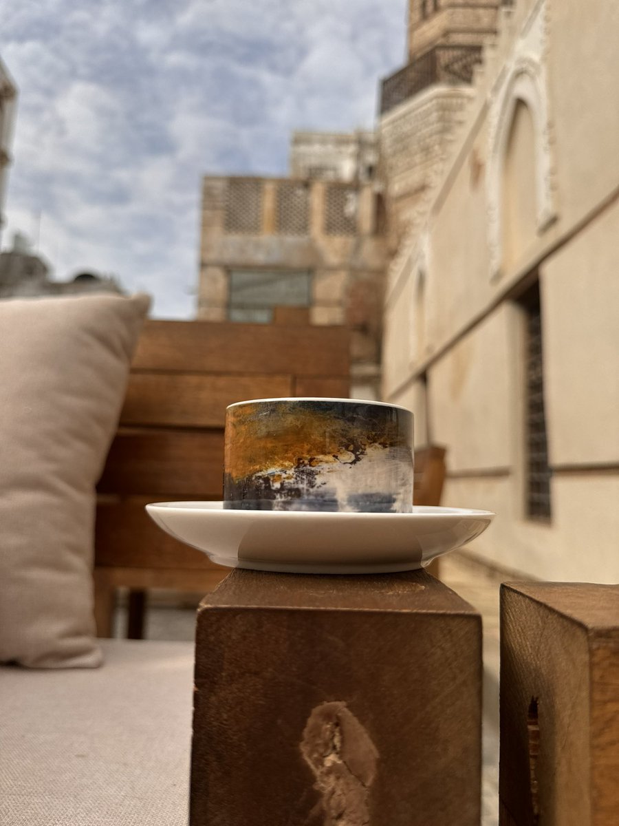 SpecializedCup's tweet photo. متابعينا الكرام نقدم لكم مجموعة جديدة من أكوابنا المختصة والمرتبطة بالفن والحكايات كوب"رائحة المطر"
للفنان حسين دقاس 
لمزيد من التفاصيل زوروا موقعنا الإلكتروني في البايو 
 @Daggasartist https://t.co/6rCwMJ74je