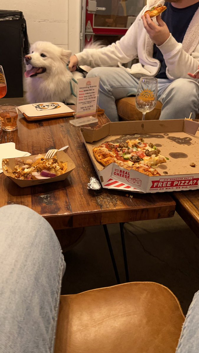 KIKAHO_'s tweet photo. @Reverse1999_GL Hangin out with the boys #MyBlessedEve https://t.co/5UKU432S2Y