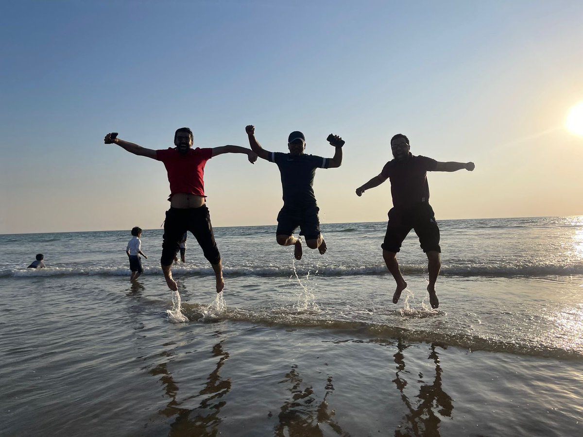 Redefining love and friendship- The Spartans of Docs on Wheels and Invincible dream team took their kids to a Sandspit beach in evening today. Watching the kids play in water and developing bonds of friendship in this amazing weather was simply priceless. @AKUGlobal @AKUAANA