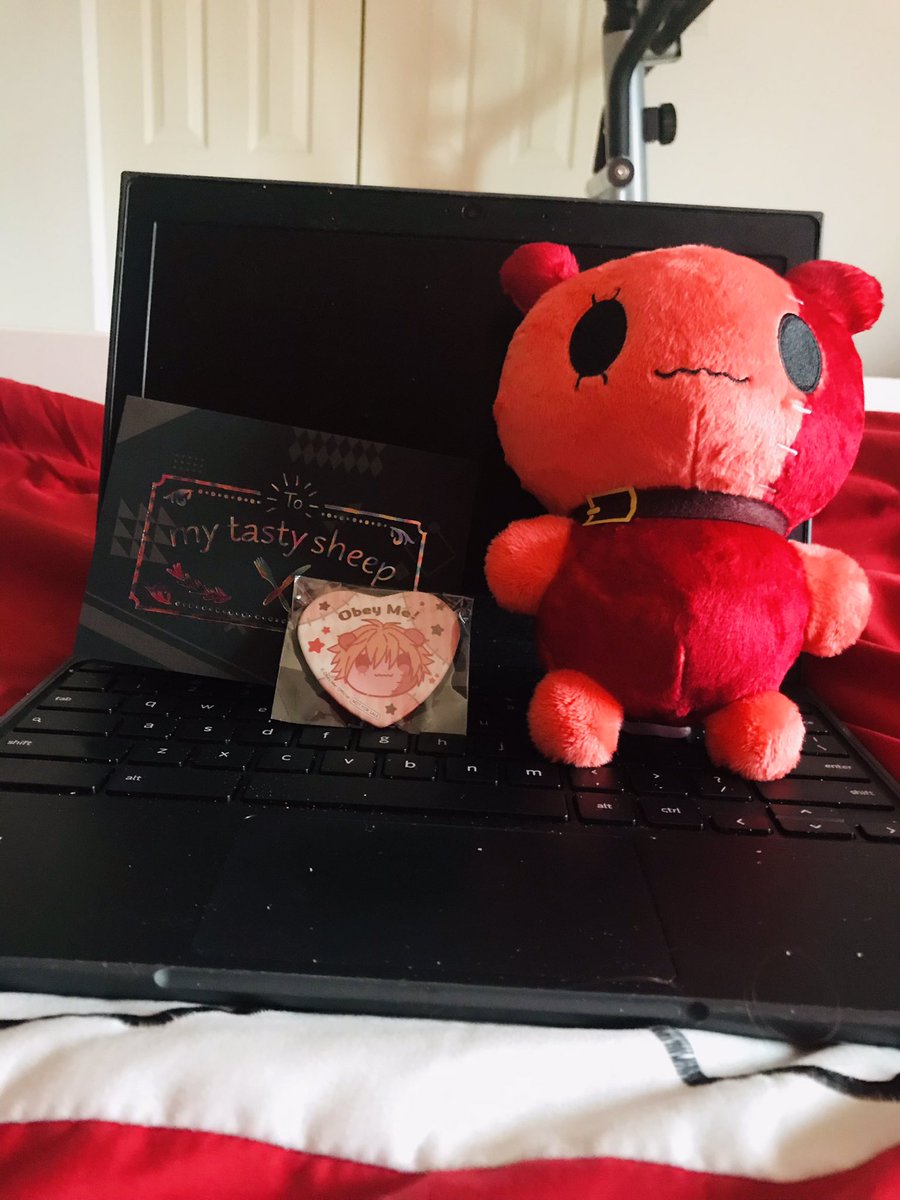 EmWannabeAuthor's tweet photo. As a Beel stan, I knew I had to get the red one…
…Miss Em came home, just in time for Christmas! #obeyme #obeymechristmas #MissEmProject https://t.co/zWQQbtaD90