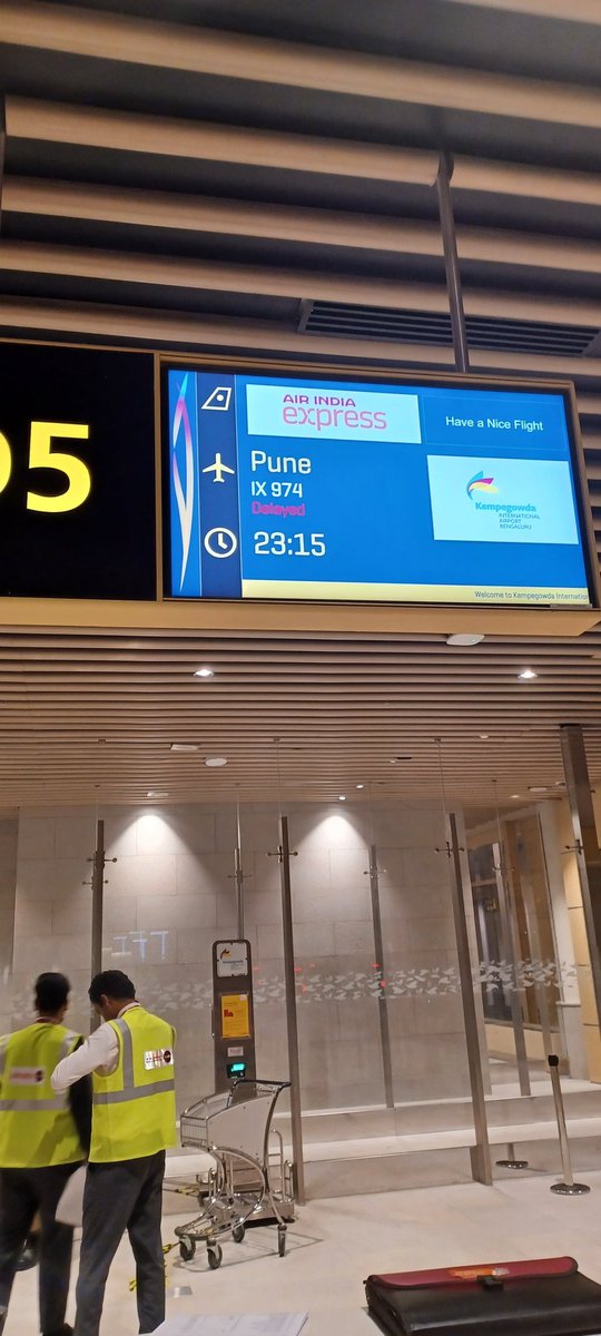 ddmishra98's tweet photo. @AirIndiaX @UNESCO @BLRAirport @aaiclcairport And be careful of the timeliness.. Bangalore to Pune flight delayed twice on 25th Dec 2023. Staff  clueless even after that. https://t.co/FSnDyKq1NB