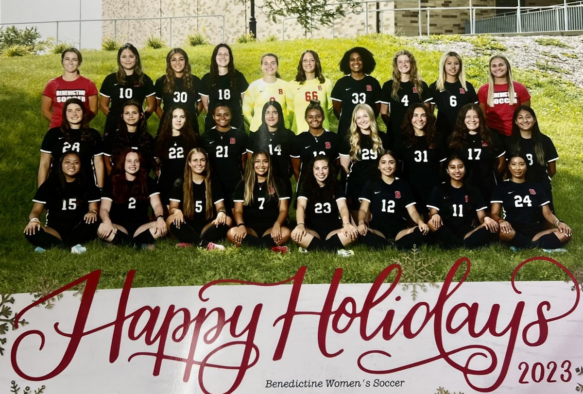 Merry Christmas & Happy Holidays! From our Eagle family to yours, we are wishing everyone a wonderful Christmas and Holiday season 🦅❤️❄️