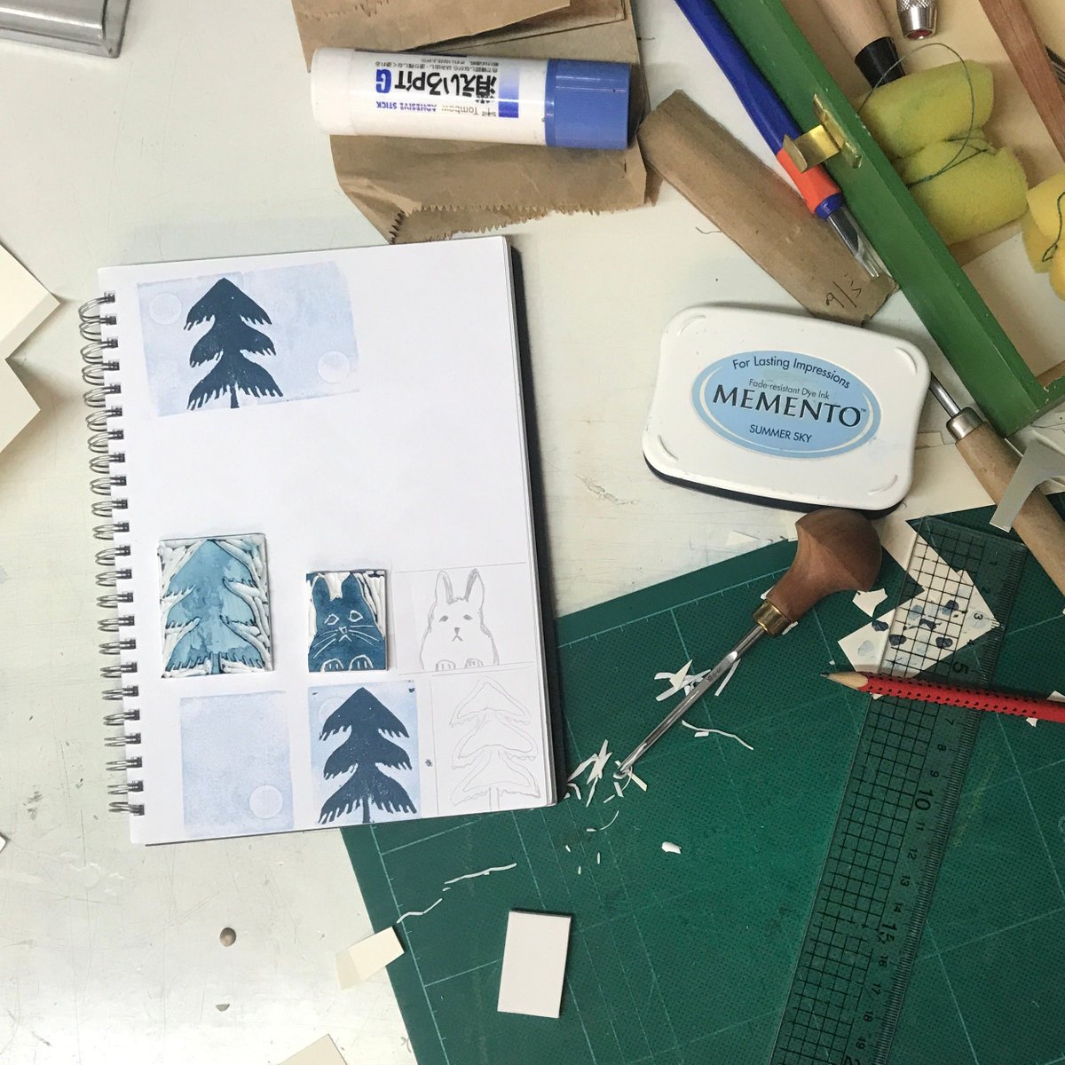 hausprintstudio's tweet photo. Merry Christmas and Happy Holidays from Slaughterhaus Print Studio!

#christmas #holidays #printmaking #art #print #contemporaryprintmaking #winter https://t.co/5yIyuuV6Gn