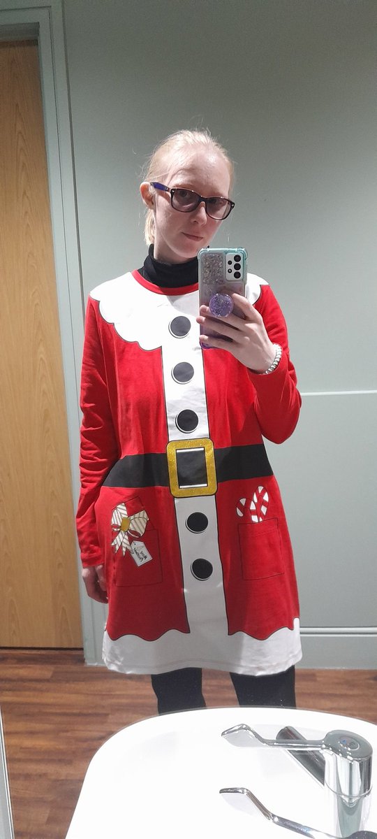 ParminderBalfan's tweet photo. Finally finished work.  Hospitality drains me....had a meltdown at work, knackered. 

Merry Christmas.  
Can we please remember those who struggling throughout the Christmas and new year season.  Not everyone is happy inside but may appear outward.
#autismsucks #MerryChristmas https://t.co/UVX5vmHA7l