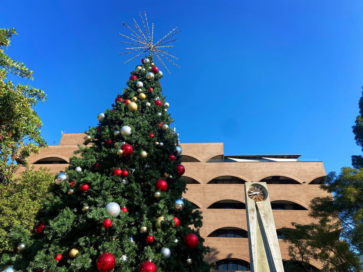 pldforriverside's tweet photo. Wishing you and your family a Merry Christmas! This holiday season and new year ahead are bright for Riverside. Here’s to prosperous future together! https://t.co/7rgjplKDjD