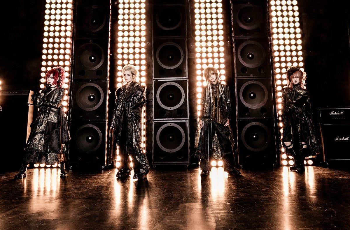 Royz: New look
vk.com/wall-26788782_…

#jrock #visualkei #Royz
