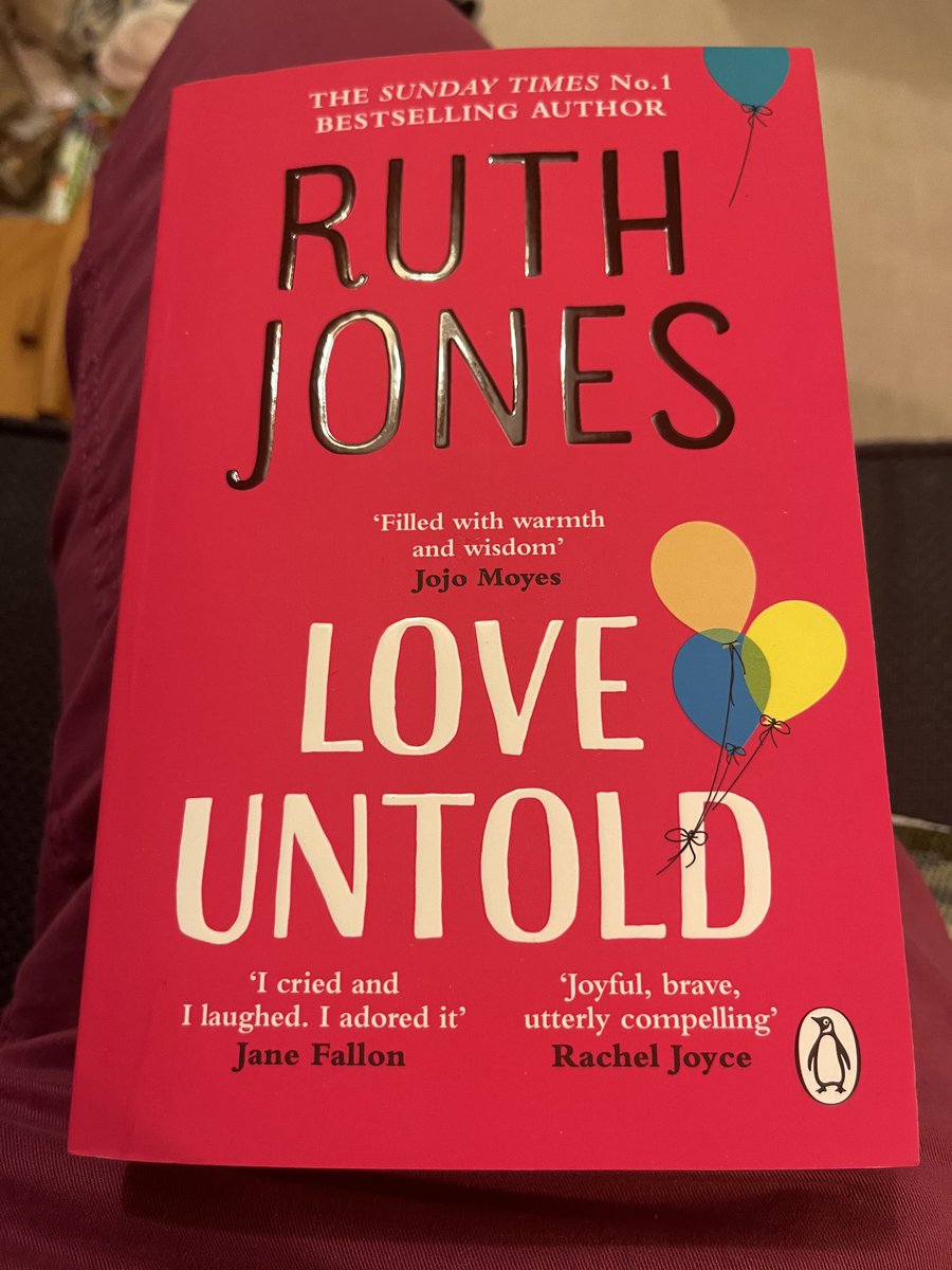 Time to settle down with my ⁦<a href="/bertsbooks/">Bert’s Books</a>⁩ secret Santa 🎅🏻