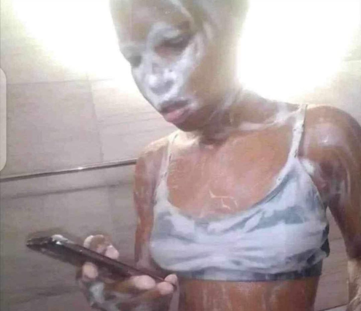 Man’s NOT Barry Roux tweet media