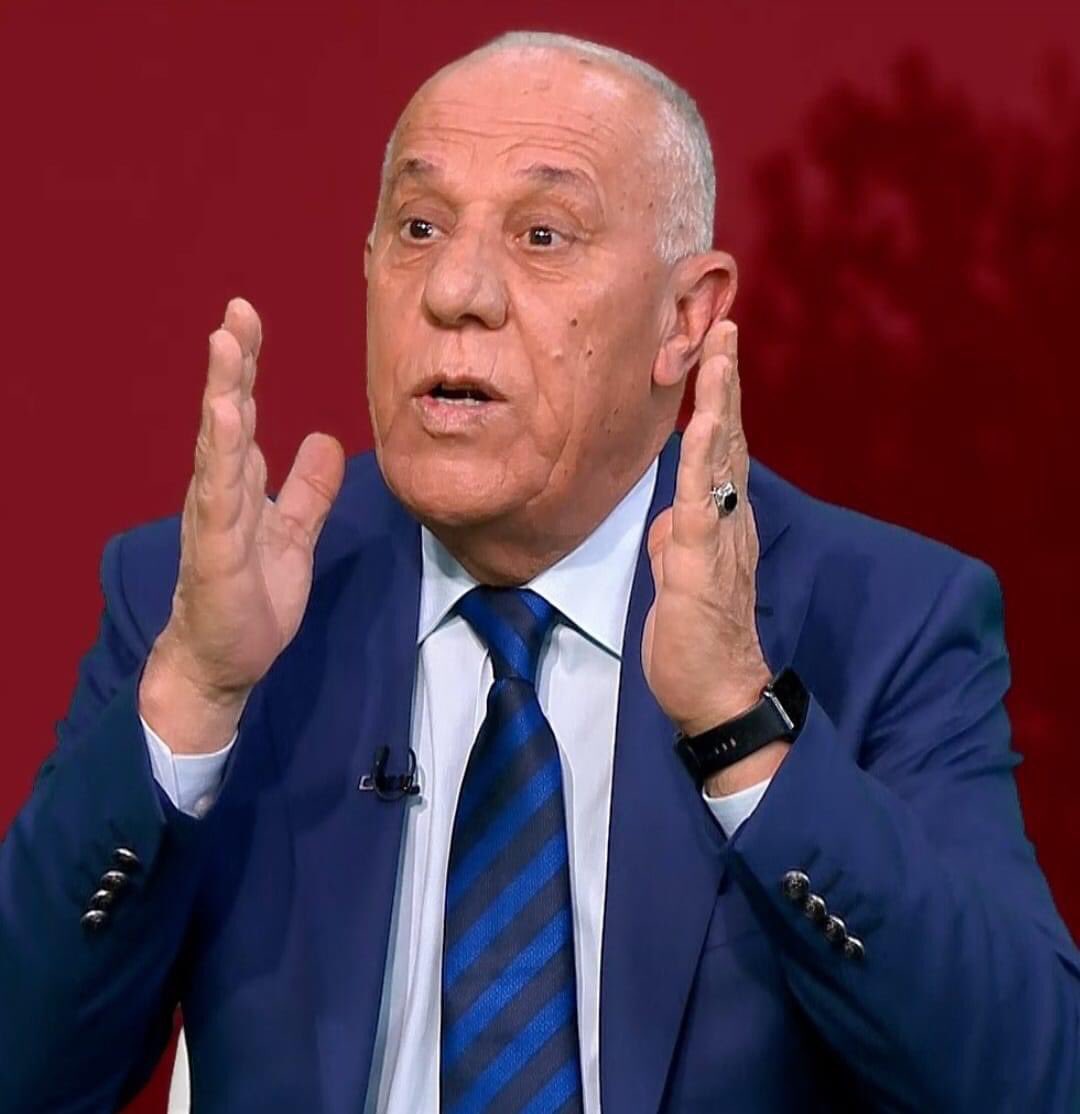 Mohamd_AJARMA's tweet photo. فايز الدويري يشبه الآباء لما يطمّنوا عيالهم على شي، نحمل الكثير من القلق وهو بصوت الأب وثقته يطمننا. 
لا أخفى الله هذا الصوت ولا أرانا فيك مكروه وعاشت فلسطين والمقاومة وعاش الجيش العربي يجيب رجال وآباء مثلك.
#حلل_يا_دويري https://t.co/mL02dK3wLt