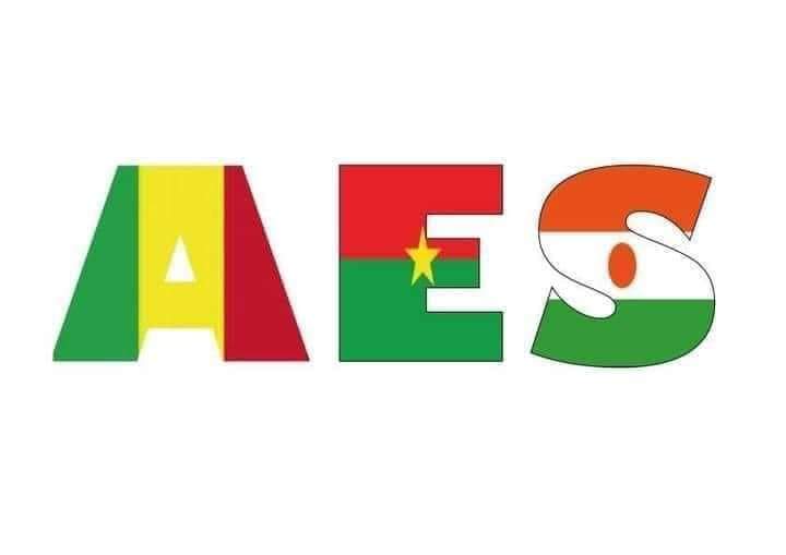 4Bodo's tweet photo. Le vent qui souffle au #Sahel pose la problématique du droit de la propriété sur nos pays. À qui appartiennent nos pays, à nous peuples ou aux puissances étrangères, qu'elles soient occidentales ou orientales, qu'elles soient des États ou des organisations internationales ? #NB https://t.co/1f7uTUvUTG