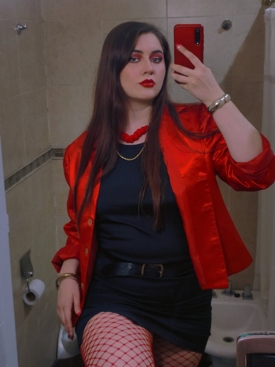 polatheartist's tweet photo. Feliz Navidad para todos ustedes
Jingle bell jingle bell jingle motherf*cker

#aesthetic #christmas #merrychristmas #redaesthetic #makeup #christmastime #navidad #christmascore https://t.co/paAkrIxRAU