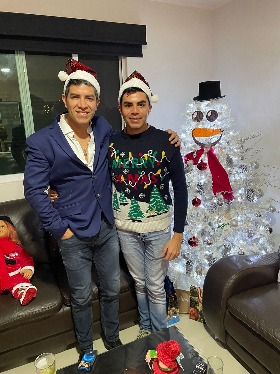 ChristianBerist's tweet photo. Feliz Navidad 🎄 https://t.co/YqzqD9BnsI