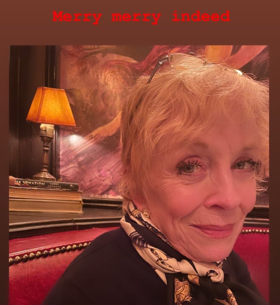 sarahpaulsbean's tweet photo. Sarah Paulson via Insta Stories 🥰🎄❤️ https://t.co/xPdlL3vGAq