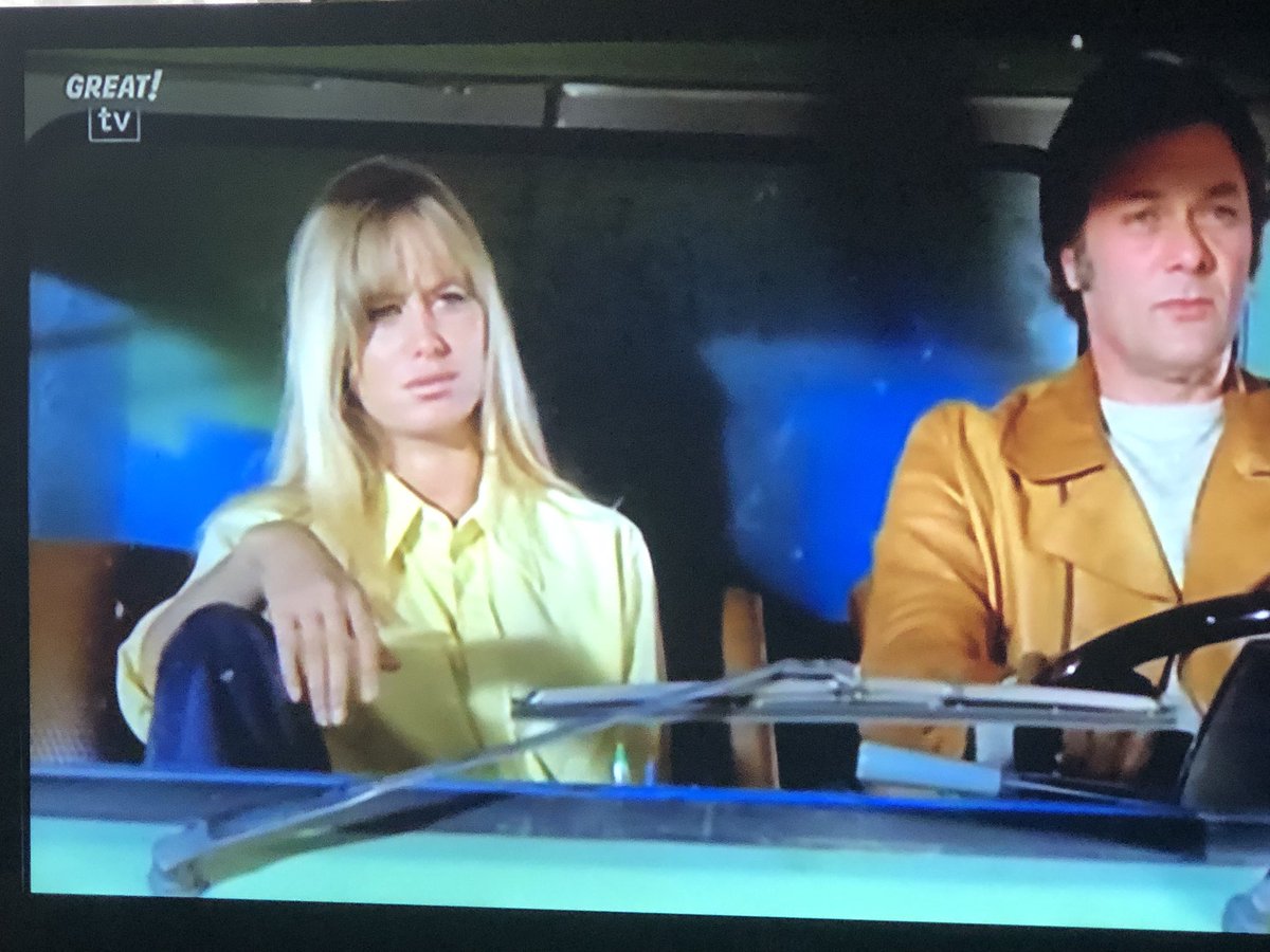 davepperlmutter's tweet image. Merry Christmas to @TheSusanGeorge who was on #ThePersuaders this morning. Not very #Christmasy but hey it’s SUSAN GEORGE ❤️🎅🏻 @greattv247 🥂