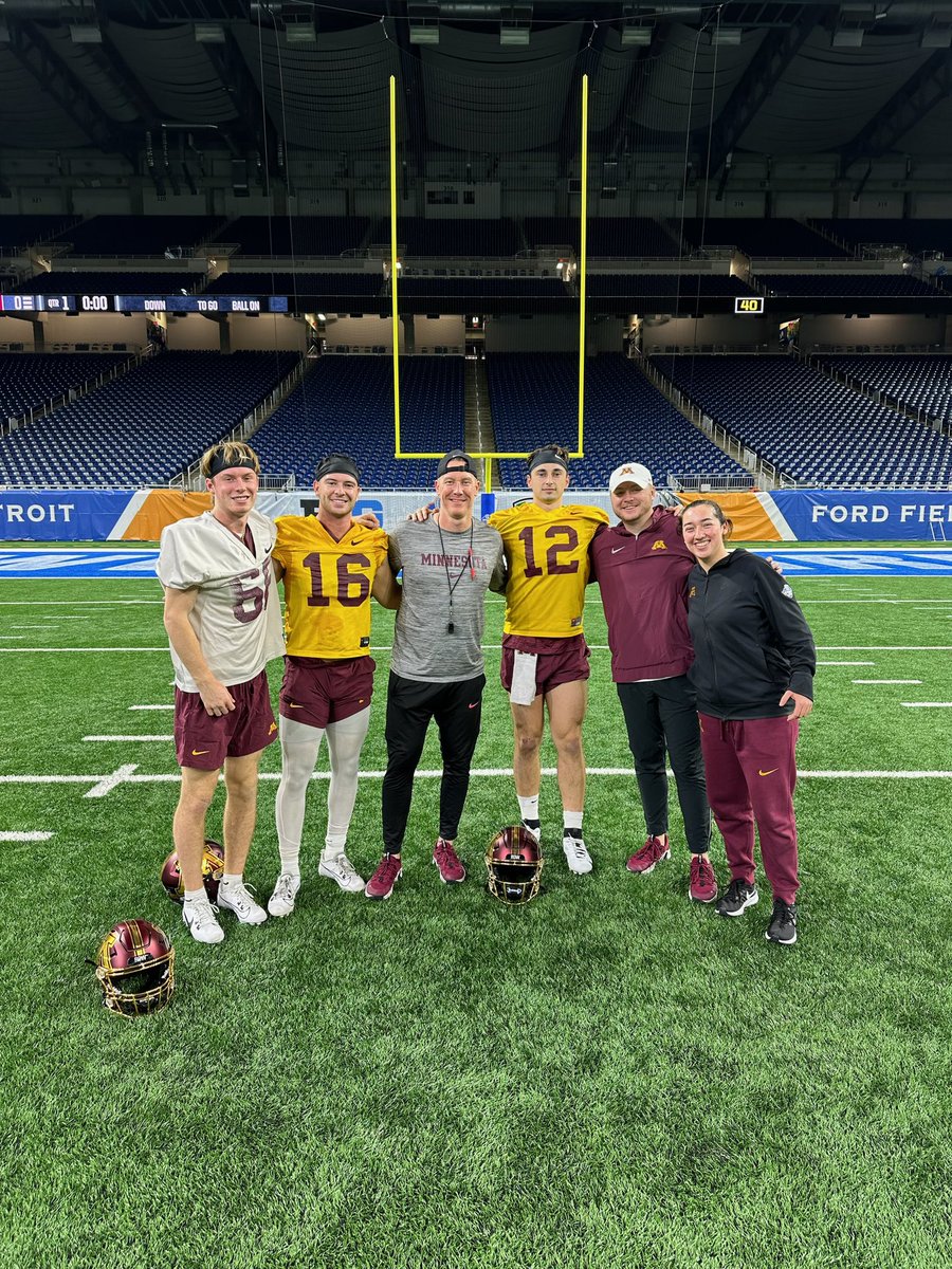 Merry Christmas and Happy Holidays, Gopher Family. Cole, Shick - appreciate both of you more than you’ll ever know. Welcome to the group, Max. Let’s go get it tomorrow! @CoachKOHara @ctkramer5 @MaxShikenjanski @maxtbro #RTB #SkiUMah